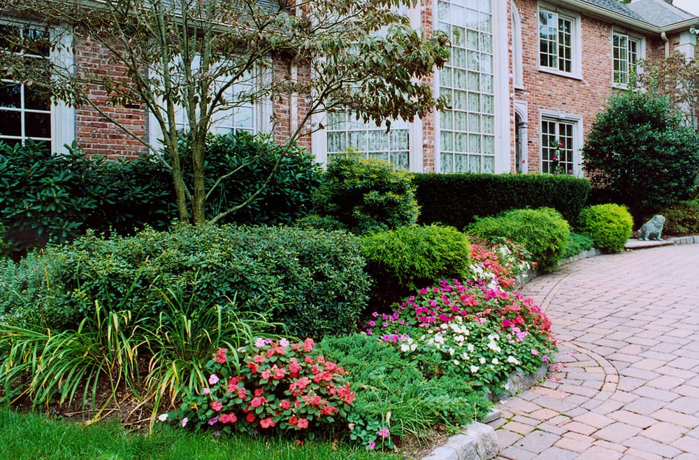 best front yard landscape design company in Bergen County, New Jersey