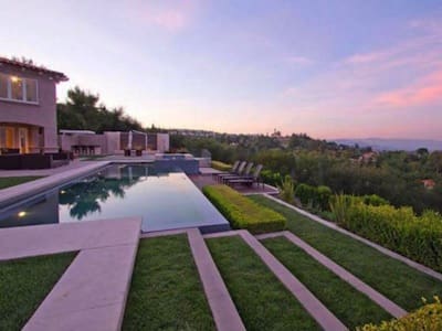 Top Celebrity Swimming Pools