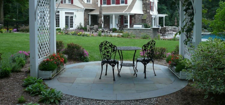 outdoor-walkway-bergen-county