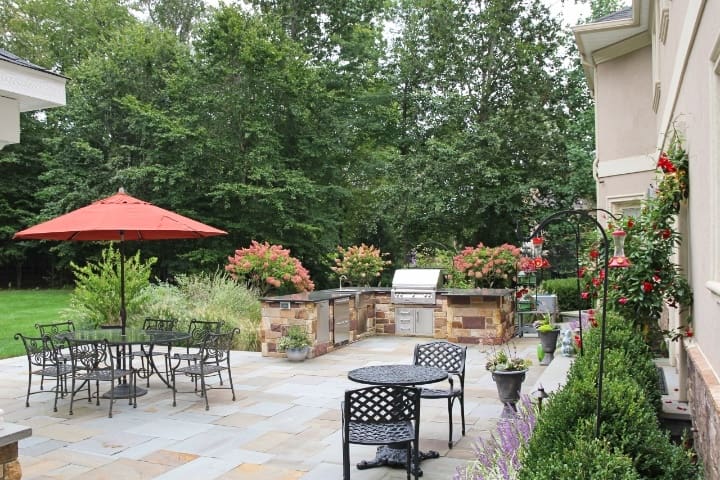 Explore beautiful and functional patio landscaping ideas to turn your outdoor space into a relaxing and stylish retreat.