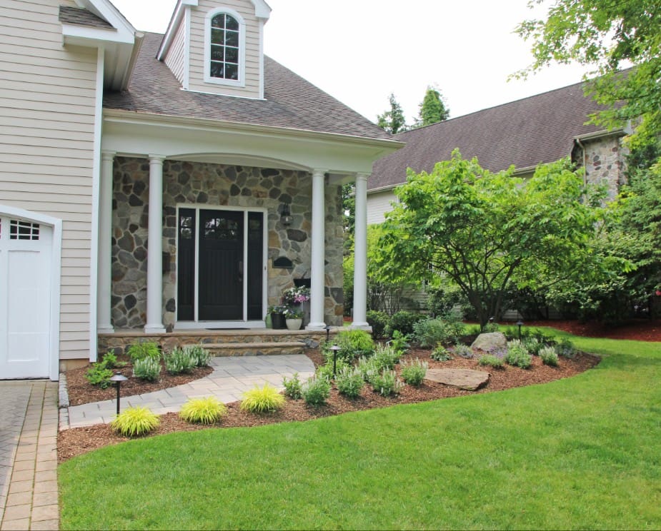 Get spring landscape mulch installation advice to improve soil health, reduce weeds, and boost your yard’s curb appeal.